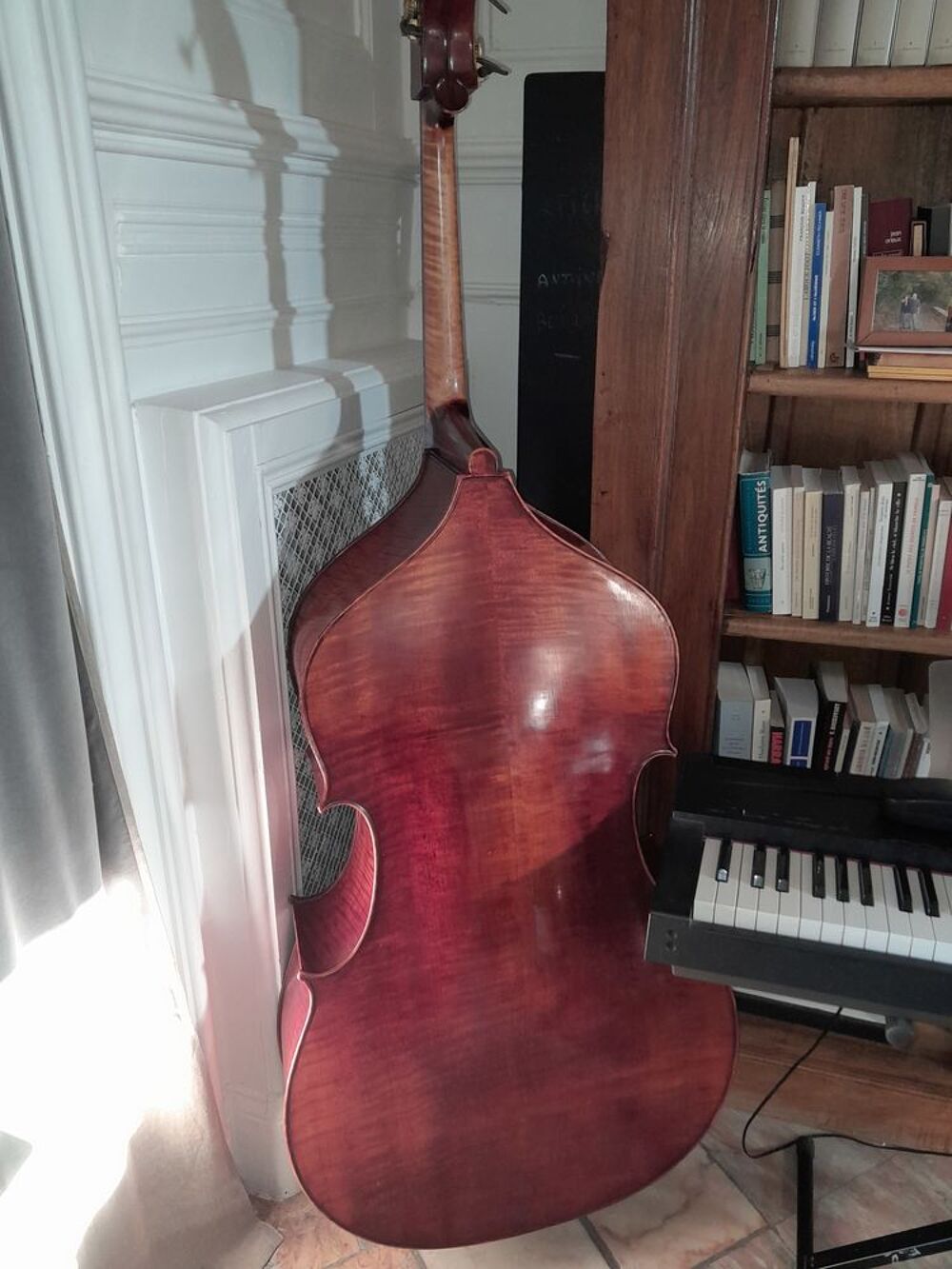 tres belle contrebasse chinoise diapason 105cm. Instruments de musique