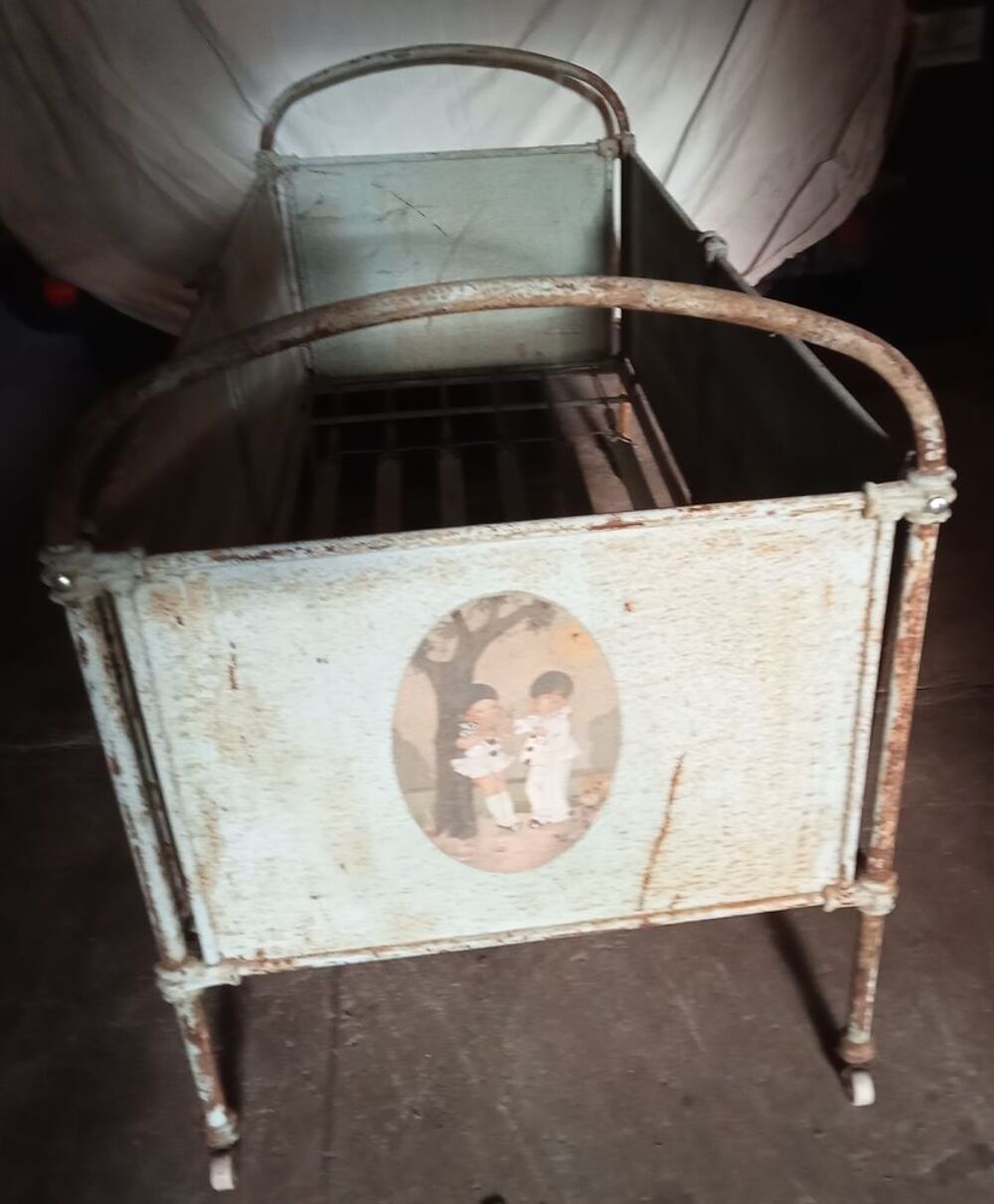 Lit enfant en m&eacute;tal Pierrot et colombine Mobilier enfants