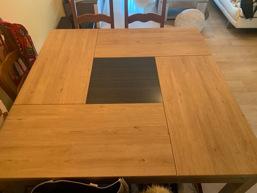 Table carr&eacute;e s&eacute;jour Meubles