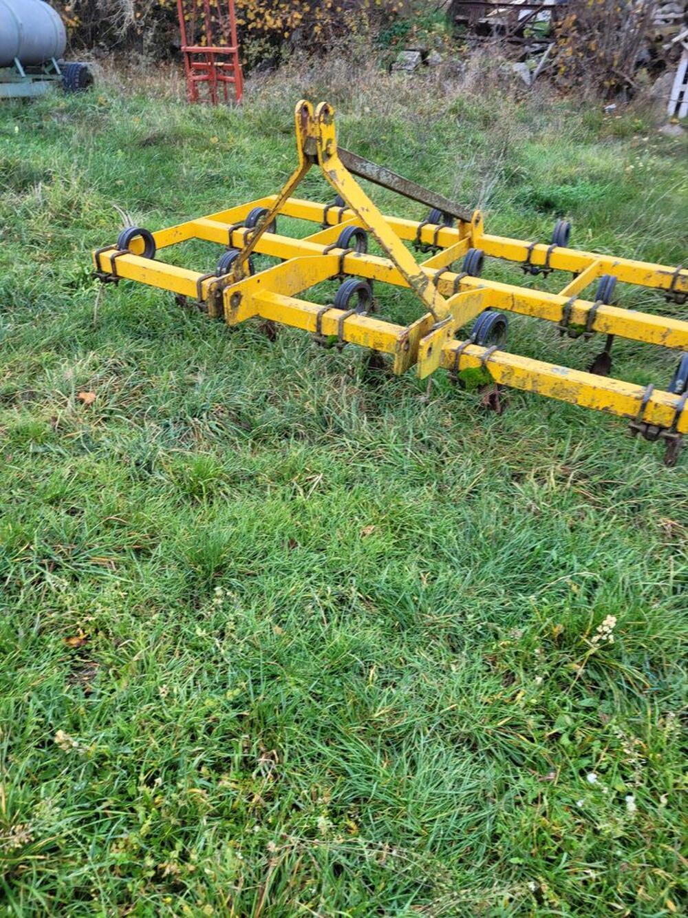 Cultivateur 3 poutres. Jardin