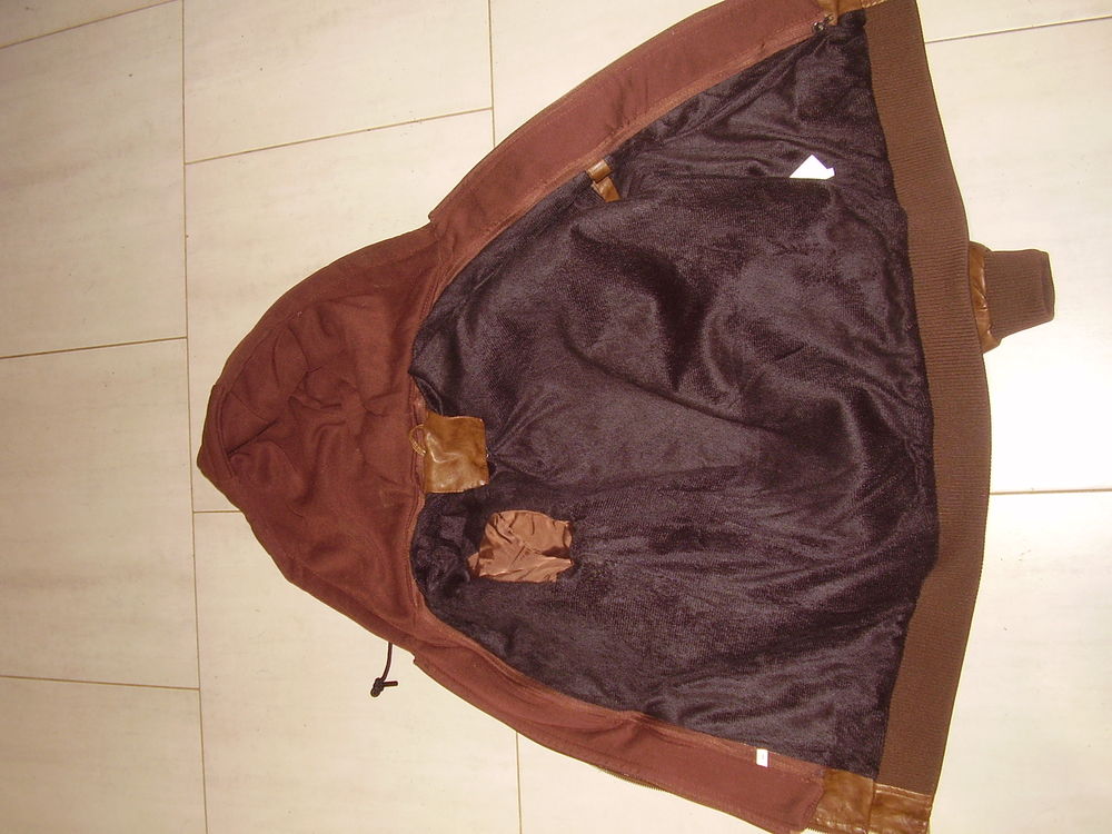 magnifique blouson cuir neuf Vêtements