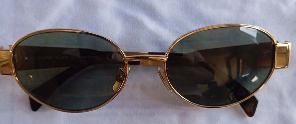 lunette C&eacute;line original cas&eacute;e neuf Bijoux et montres
