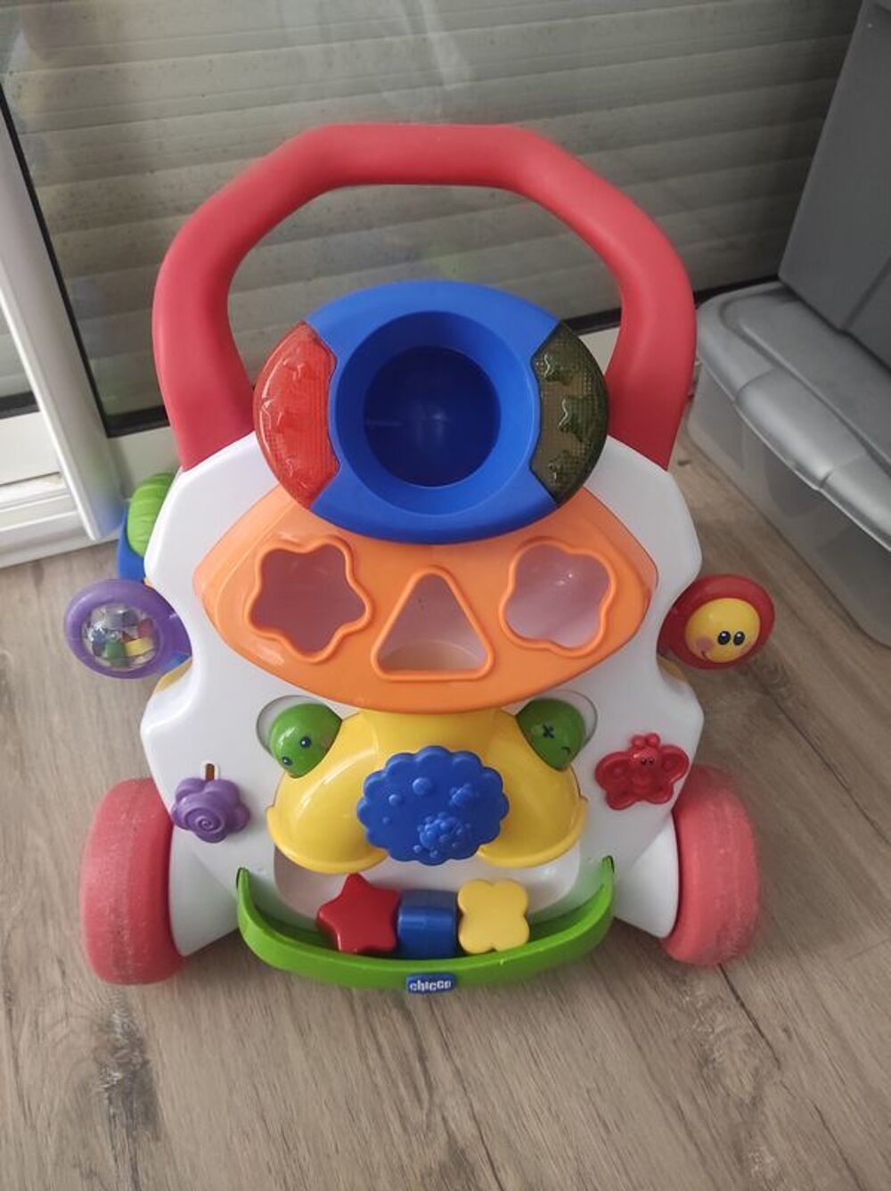 Trotteur pousseur Chicco trott gym Puriculture