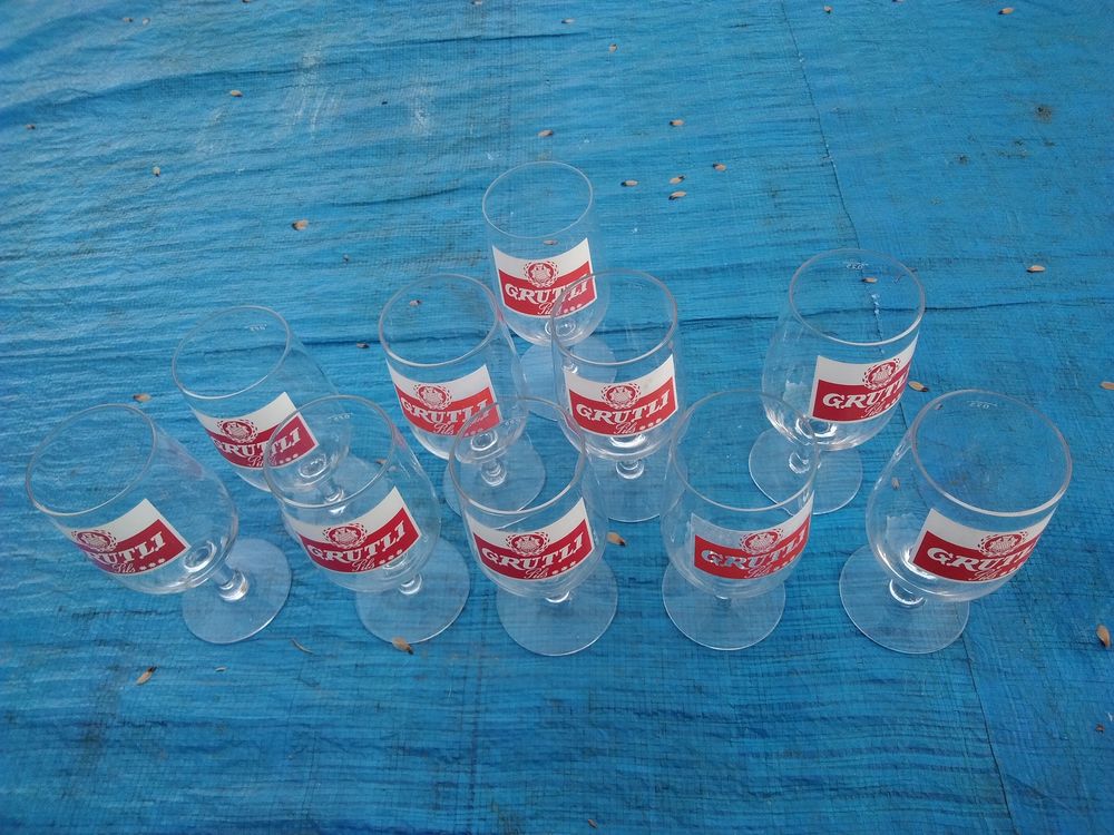 10 verres &agrave; pied GRUTLI en cristal Cuisine