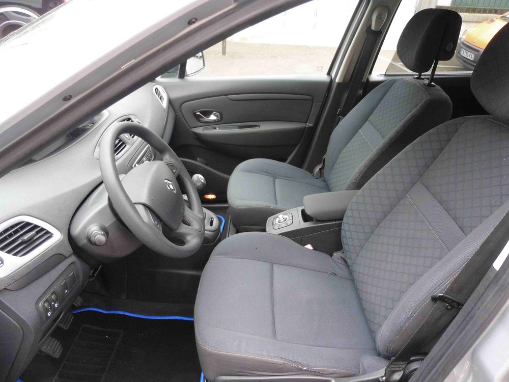 Sc&eacute;nic III Scenic III dCi 105 eco2 Expression 2010 occasion 93430 Villetaneuse