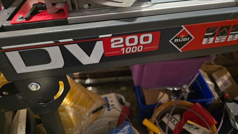 Machine  dcouper le carrelage. Neuve, n'a jamais servi. 800 Saint-Jouin-de-Marnes (79)