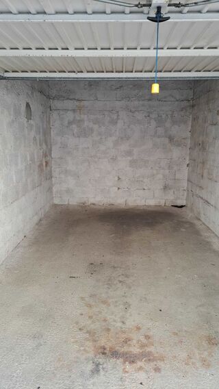  Parking / Garage à louer 14 m² Toulon