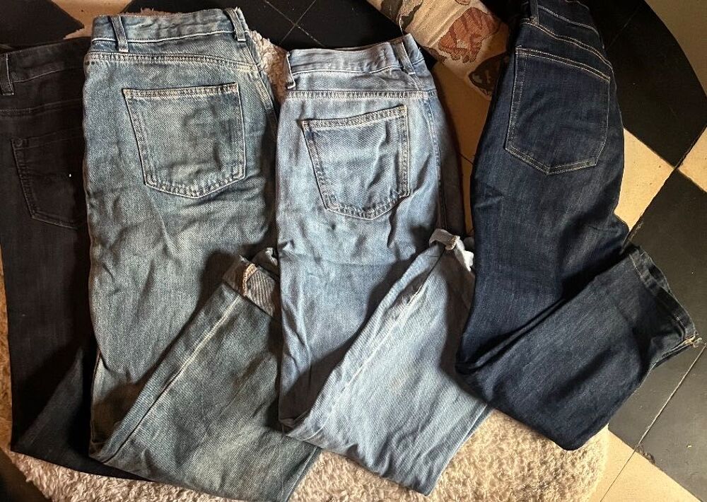 Lot 40 pi&egrave;ces de v&ecirc;tements quasi neuf V�tements