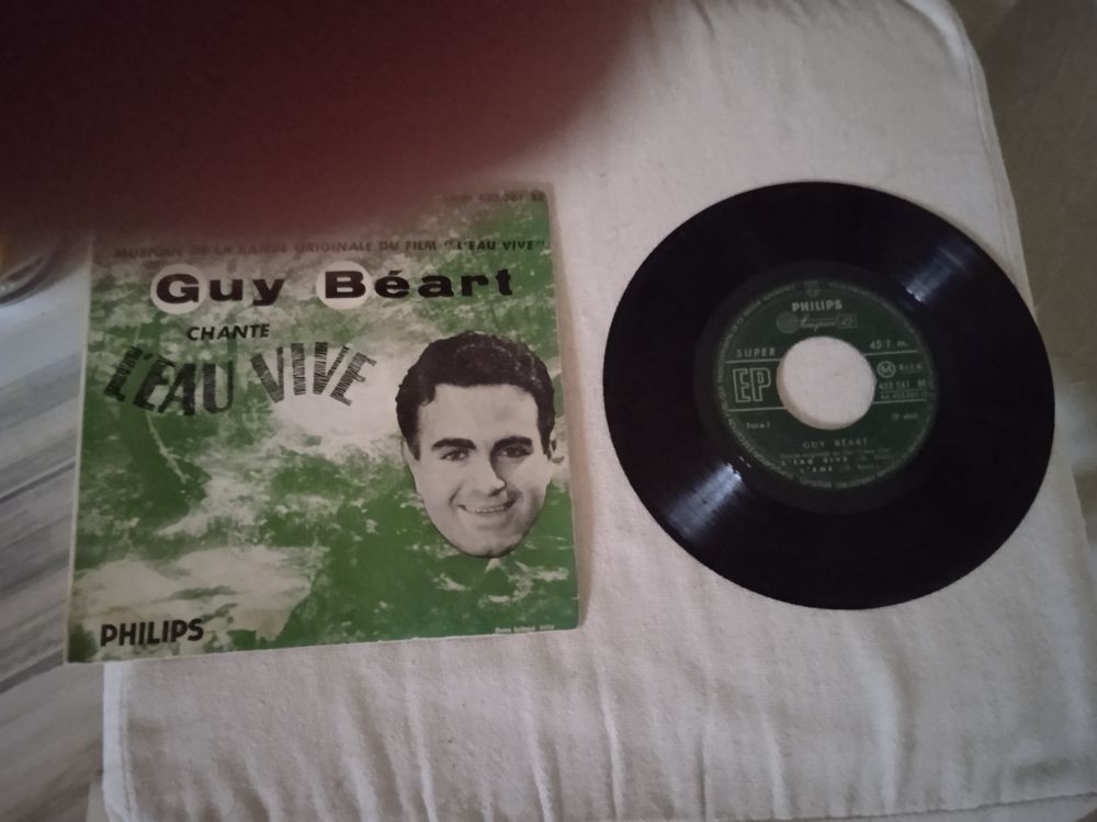 Vinyle 45 T Guy B&eacute;art
L'eau vive
1959 CD et vinyles