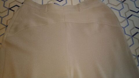 pantalon CACHAREL tissu beige clair sans motif extr�mement l 30 Savigny-sur-Orge (91)