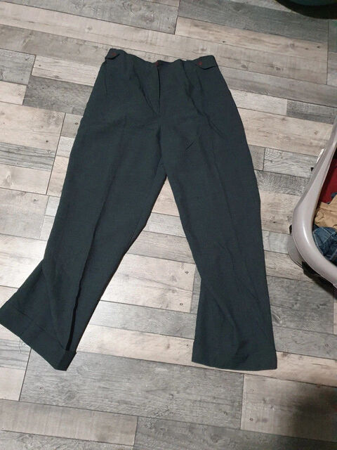 Pantalon de ville gris fonce avec poche ? 46 4 Aubvillers (80)