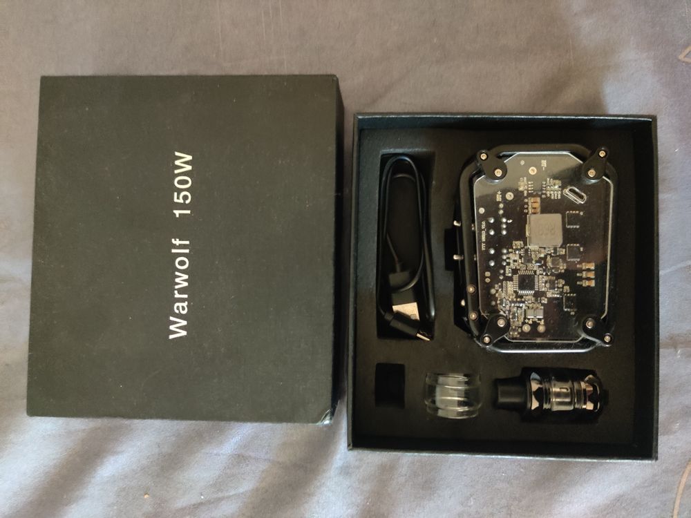 VAPOTEUSE ELECTRONIQUE LOUP DE GUERRE Bijoux et montres