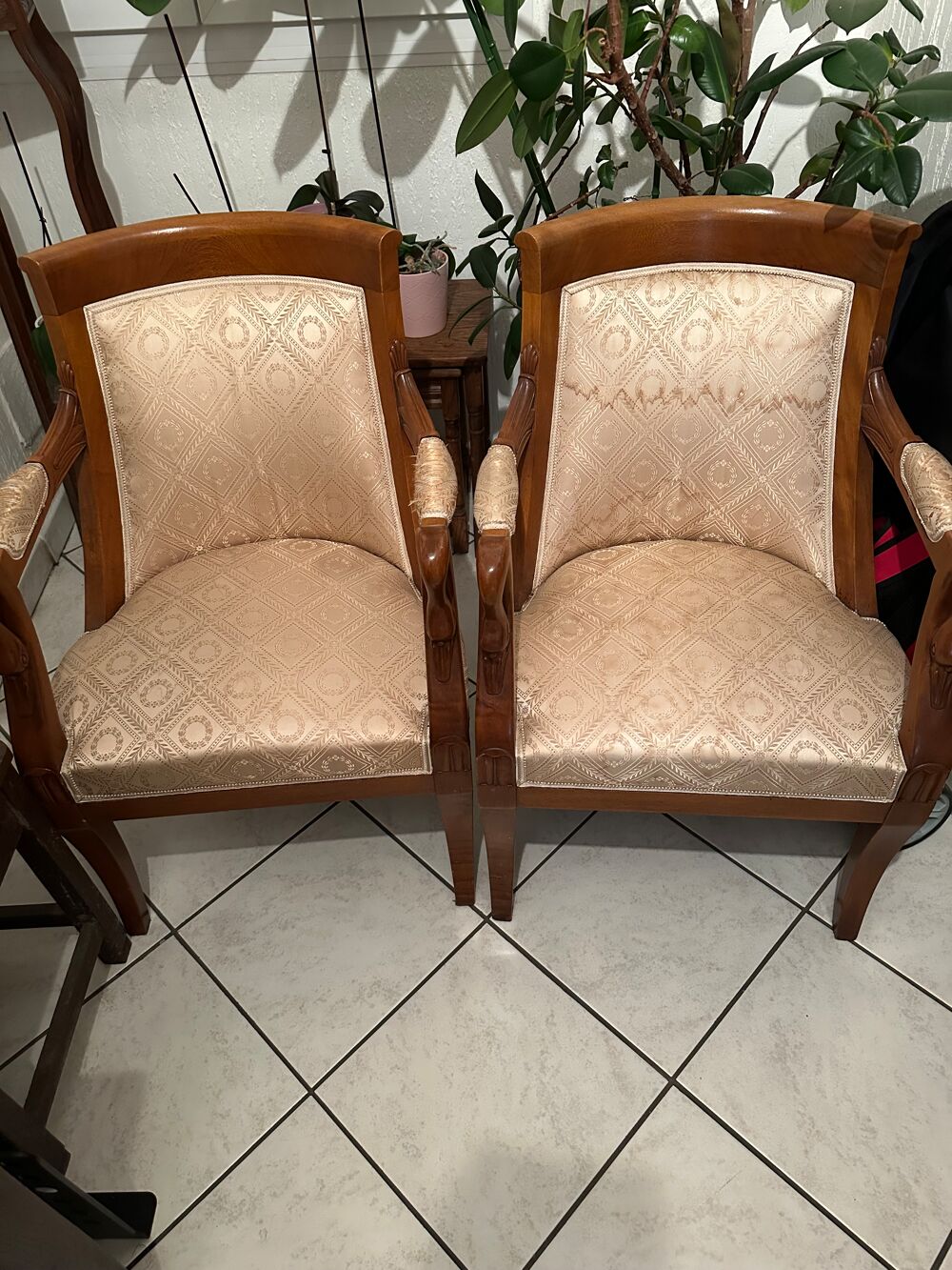 Paire de fauteuil en bois naturel. Meubles