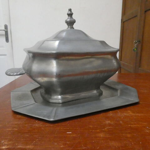 Soupi�re ancienne en �tain , de 1920 200 Labenne (40)