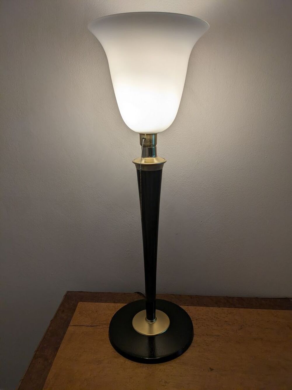 Lampe de bureau art d&eacute;co MAZDA laqu&eacute;e noire avec tulipe en o Décoration