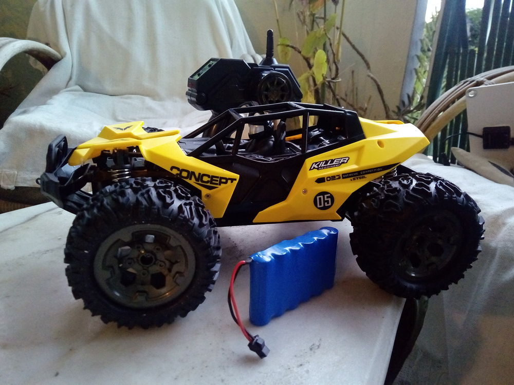 Voiture T&eacute;l&eacute;command&eacute;e Jeux / jouets