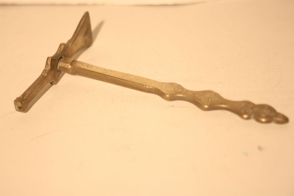 Marteau &agrave; glace en bronze
