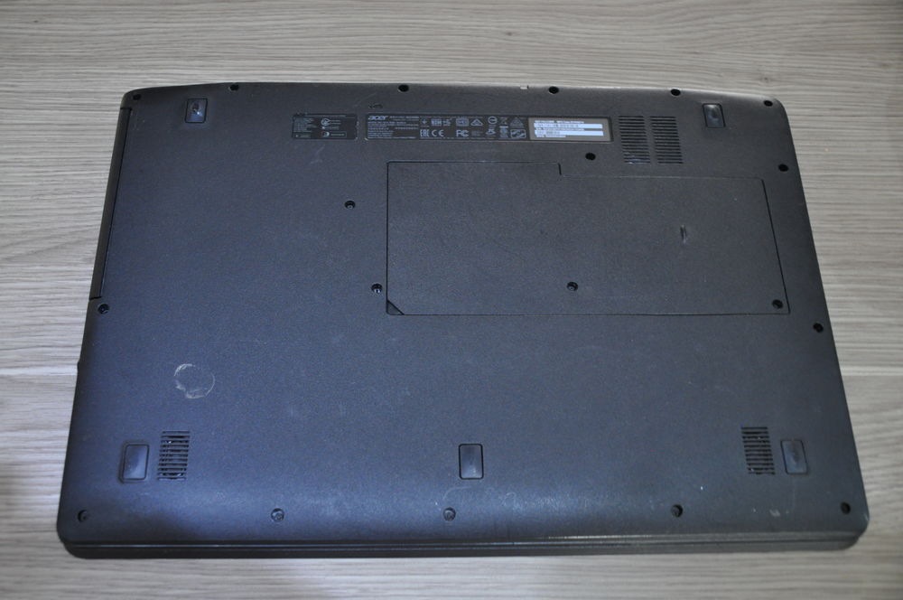 Acer Aspire ES1-732 de 17,3 pouces Matriel informatique