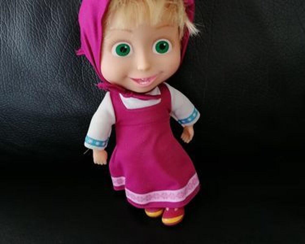 Poup&eacute;e Macha Jeux / jouets