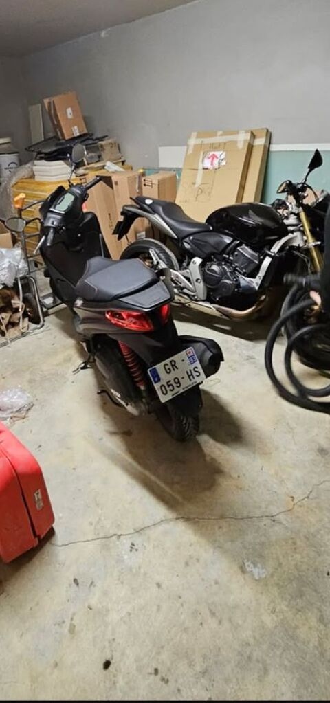 Scooter PIAGGIO 2024 occasion Paris 75017