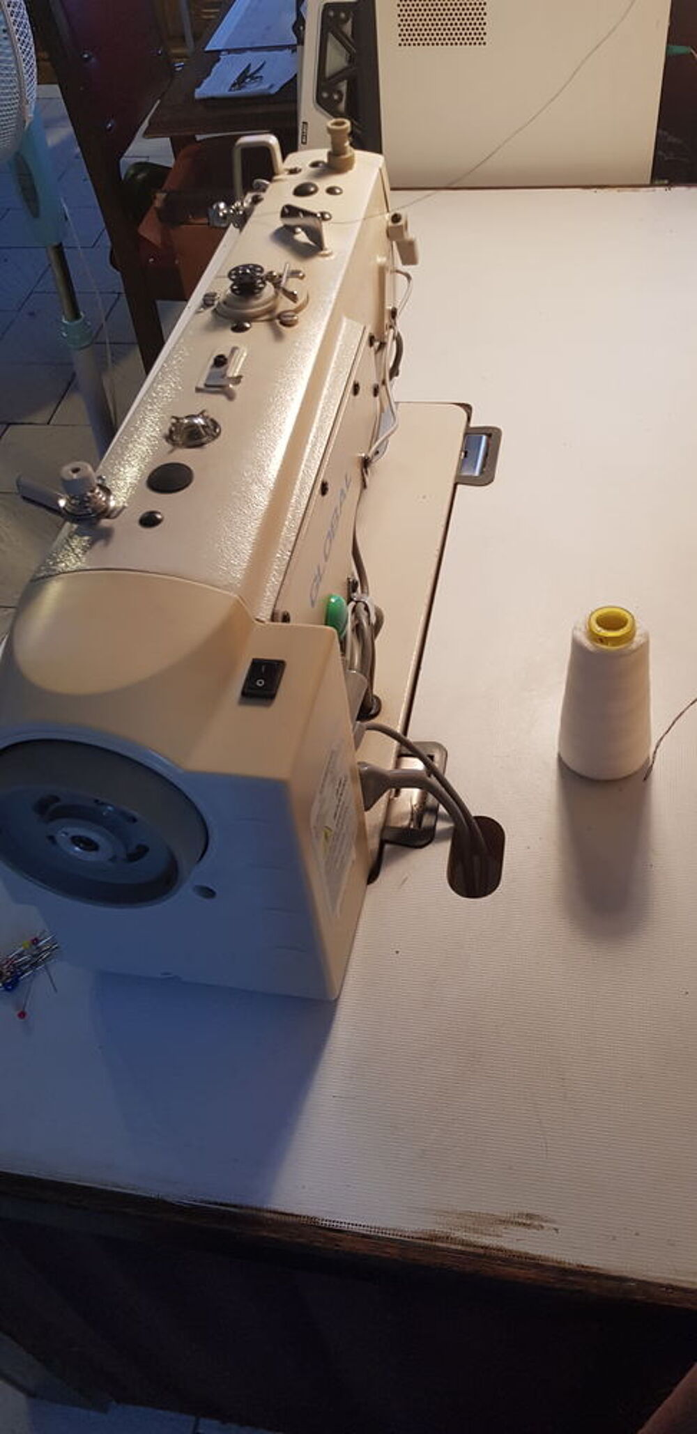 Machine &agrave; coudre GLOBAL 3900 AUT Electroménager