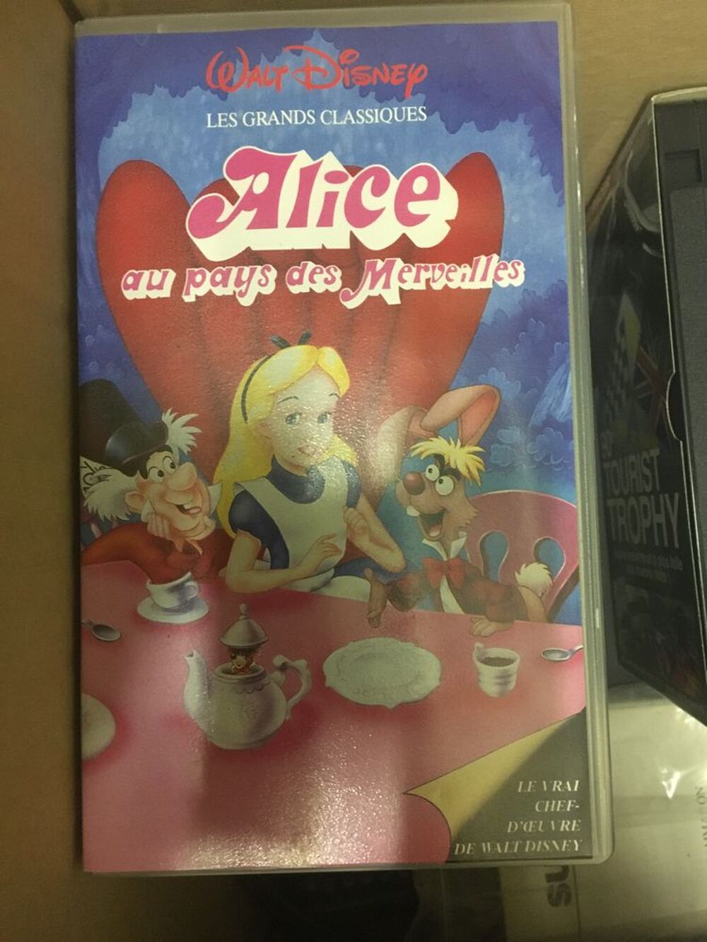 cassette vid&eacute;o Walt Disney
Alice au pays des merveilles
DVD et blu-ray