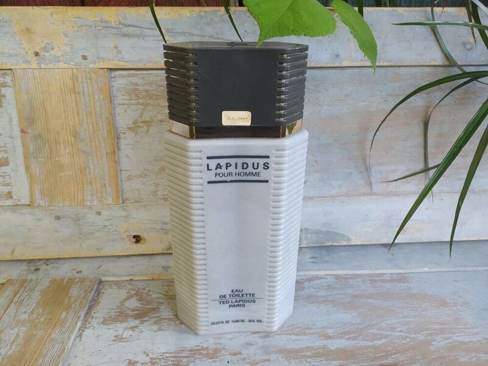 PLV Flacons Parfums G&eacute;ant Factices Publicitaires
