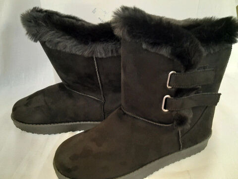 Boots en sudine et fausse fourrure  scratchs - noir taille 20 Paris 15 (75)