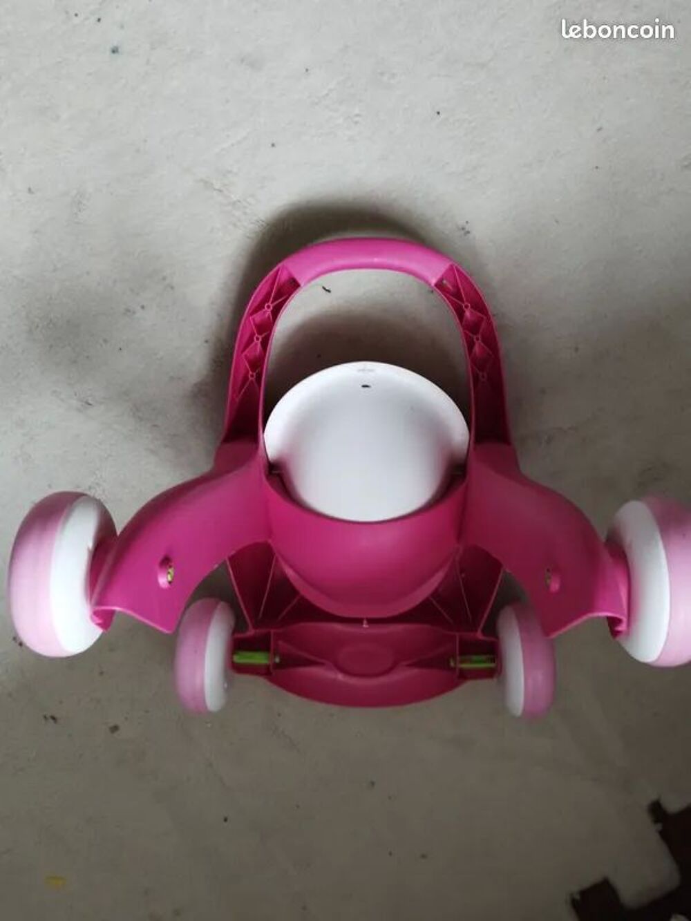 LOT JOUETS (2 v&eacute;lo+1 poussette) Jeux / jouets