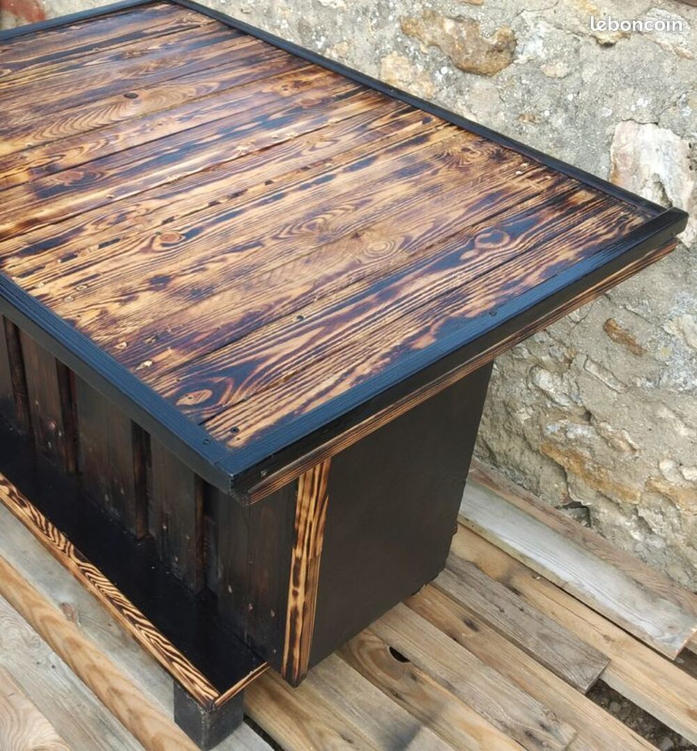 TABLE BASSE FABRICATION BOIS PALETTES AVEC PIEDS . Meubles