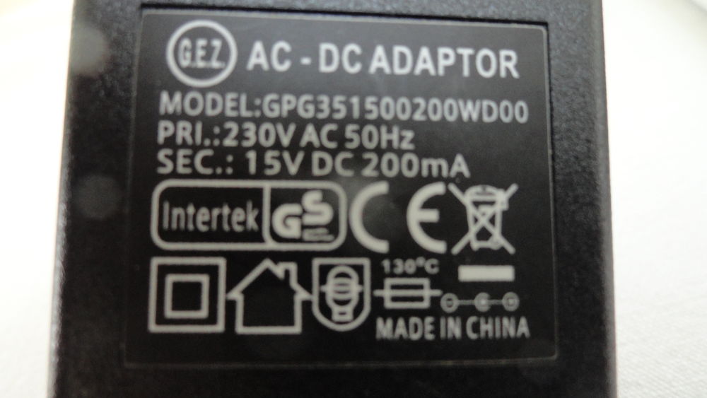 T&eacute;l&eacute;phone + chargeur GEZ ADAPTOR Téléphones et tablettes