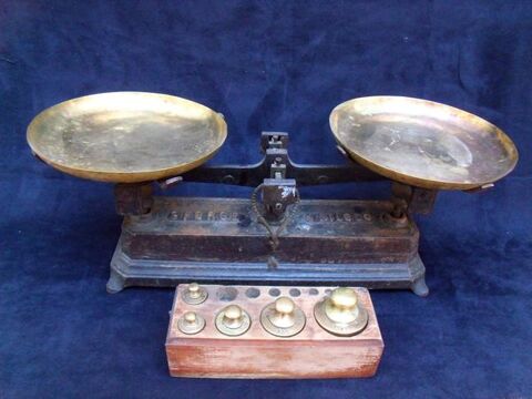 Balance ROBERVAL 70 Cagnes-sur-Mer (06)