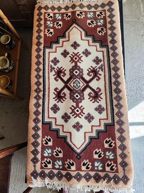 TAPIS KAIROUAN Saint-Quentin-la-Poterie (30)