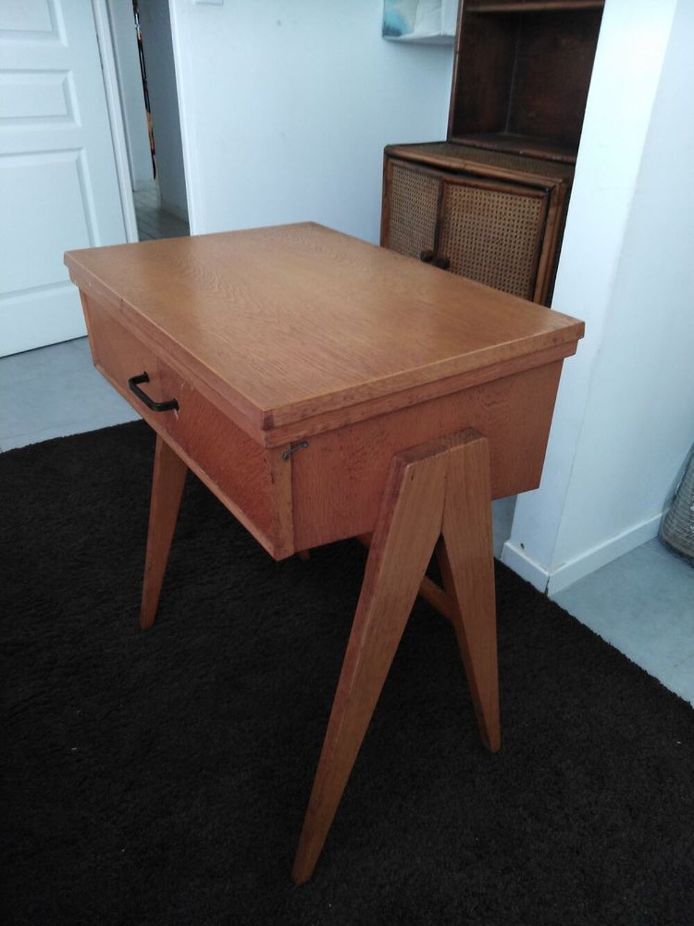 Meuble/machine &agrave; coudre Singer mod&egrave;le T44 fonction 1956. Meubles