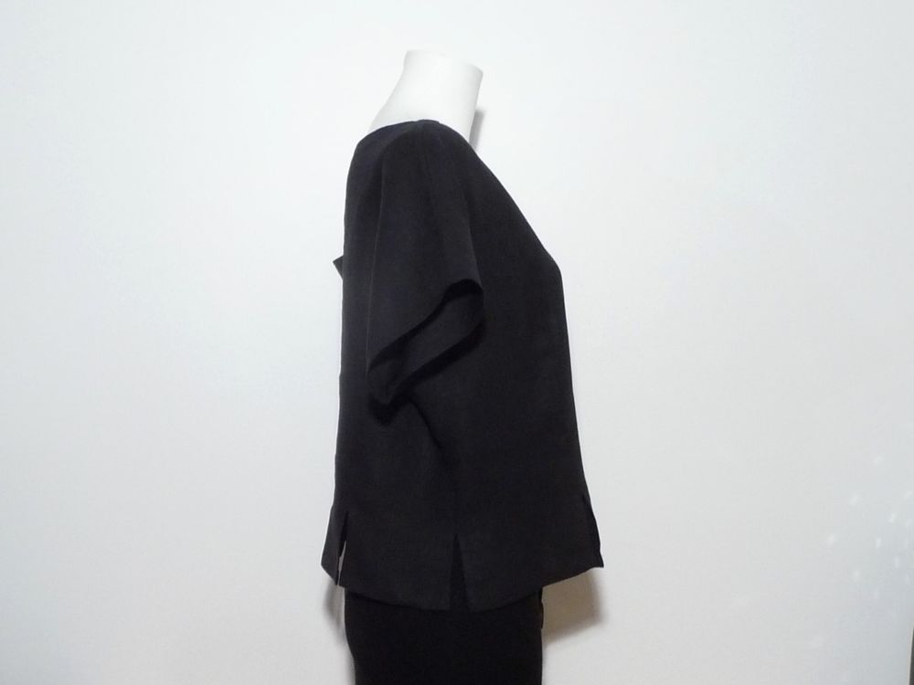 Top/ Blouse Noir &agrave; Manches Courtes et Petites Fentes- Marrak Vêtements