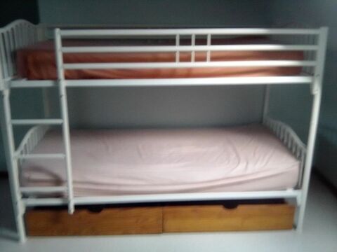 LITS SUPERPOSES  90 Toucy (89)