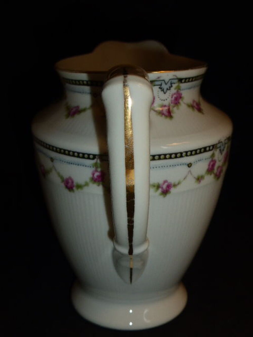 Pot &agrave; lait Porcelaine Limoges d&eacute;cor guirlande fleurs Cuisine