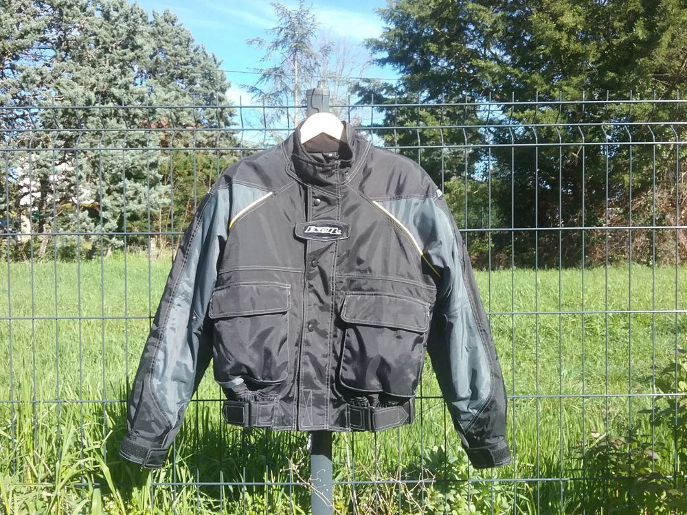 Blouson moto Vêtements