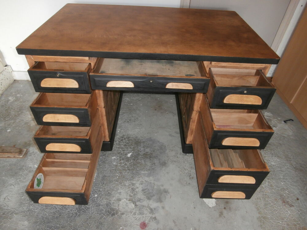 Tr&egrave;s beau Bureau Ann&eacute;e 50 bois massif "relook&eacute;" Meubles