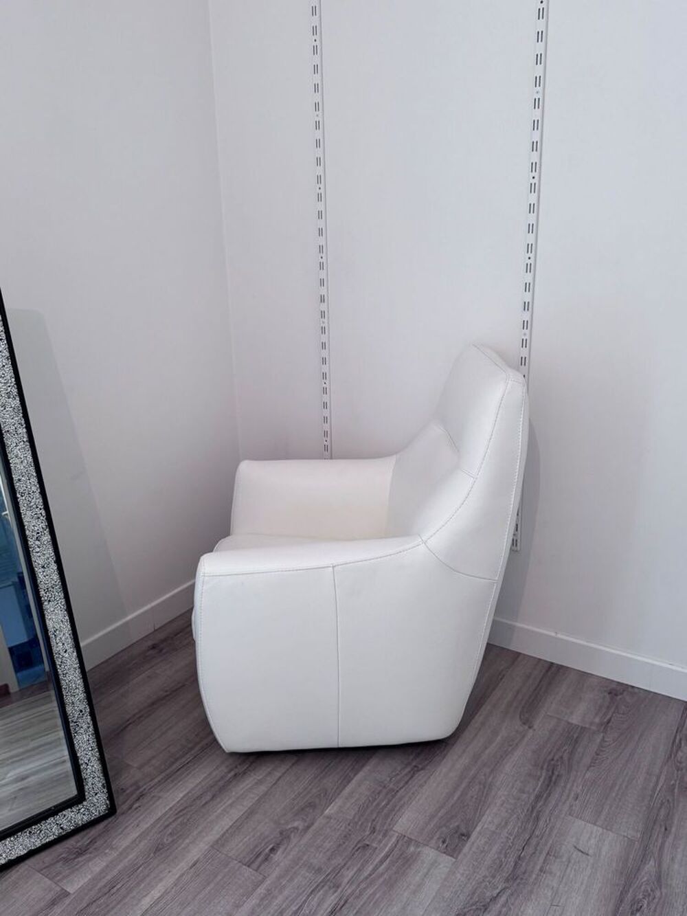Fauteil cuir blanc - Etat neuf Meubles