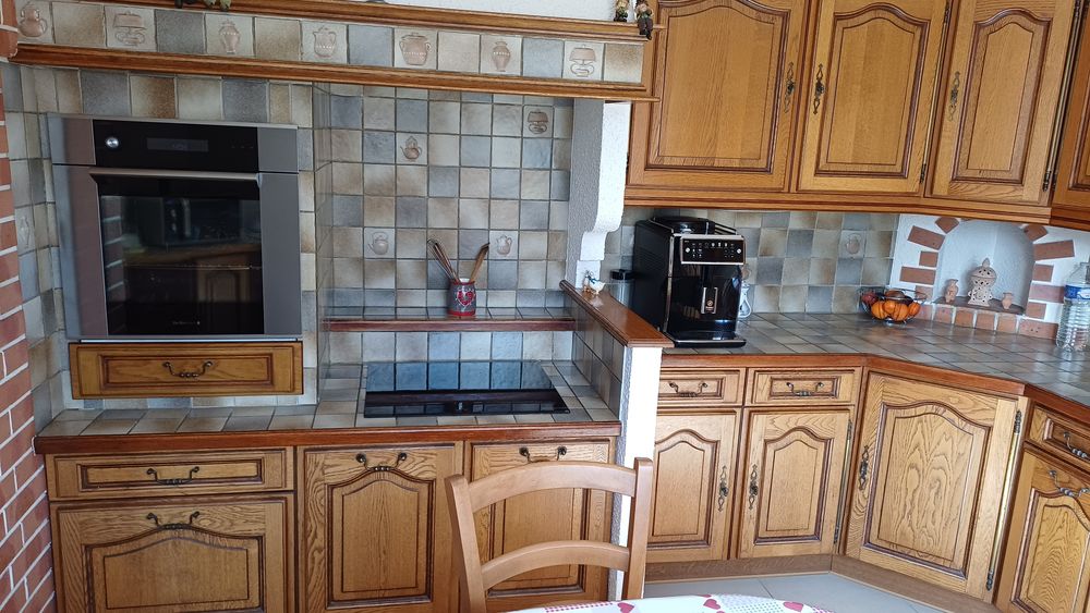 Cuisine equipee en ch&ecirc;ne MOBALPA marque fran&ccedil;aise Cuisine