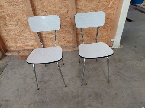 paire de chaises en formica 30 H�ricourt (70)