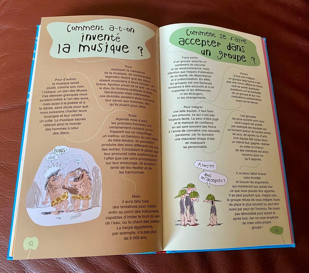 Le livre des comment. Broch&eacute;. 96 pages. Pour enfants. Livres et BD