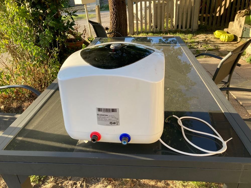 Chauffe eau Ariston Electroménager