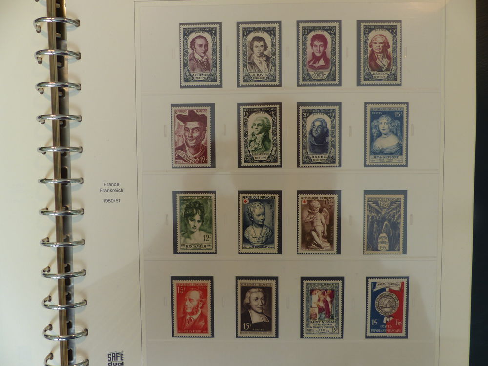 COLLECTION COMPLETE DE TIMBRES NEUFS ** DE 1945 A 1960 