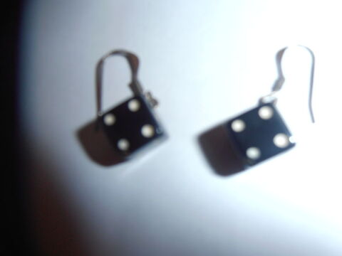 Boucles d'oreilles  dés  (28b) 2 Tours (37)