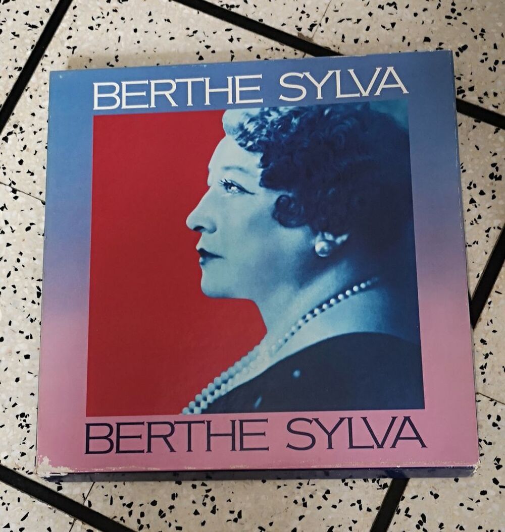 Diff&eacute;rents coffrets de vinyles
CD et vinyles