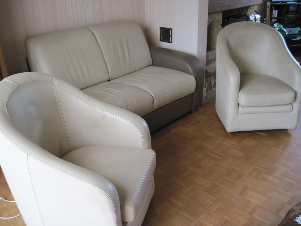 canap&eacute; plus deux fauteuils Meubles