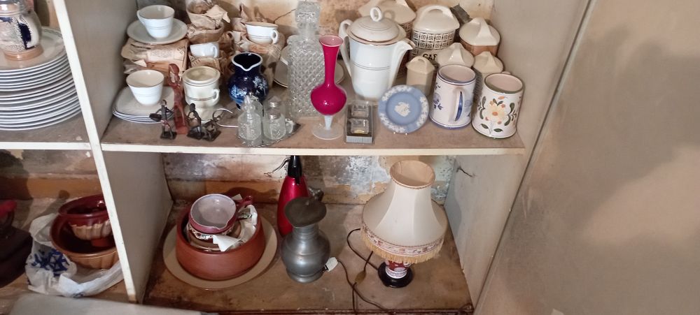 Diff&eacute;rents objets de d&eacute;coration
Décoration