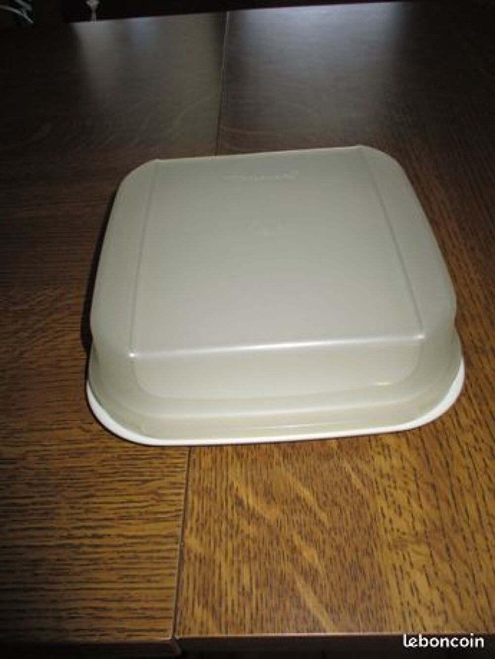 Boite tupperware 18 cm x 18 cm x 6 cm Dcoration